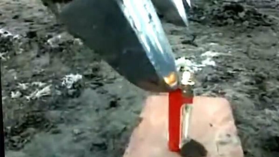 Tenner lighter med gravemaskin