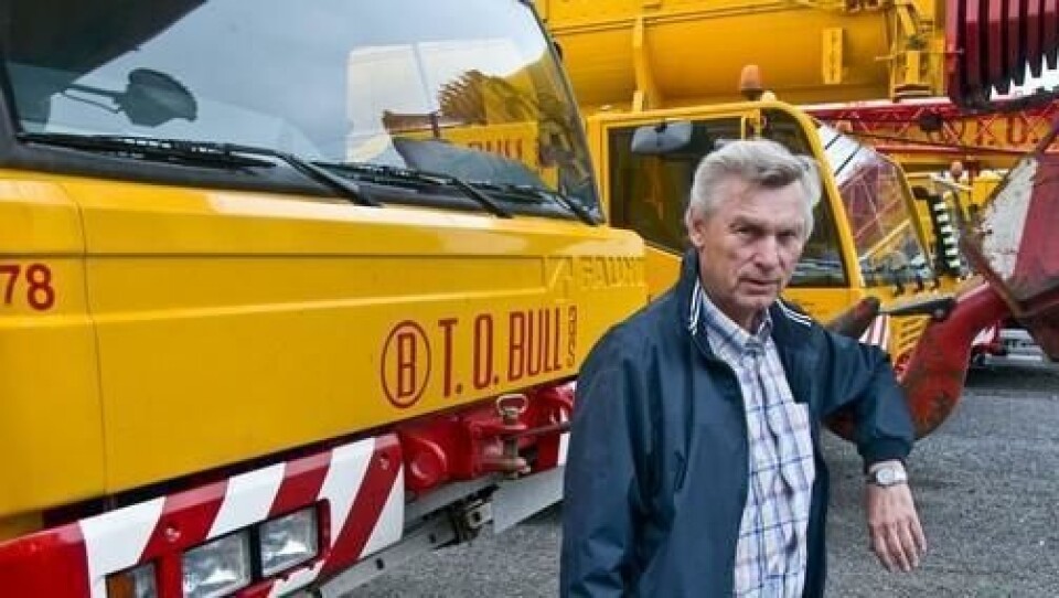 I år er det 40 år siden Tom Ola Bull grunnla familiebedriften. Det hele startet med trelast-kjøring i Eidsvoll-området. Nå forbindes firmanavnet mest med mobilkraner og betongpumper.