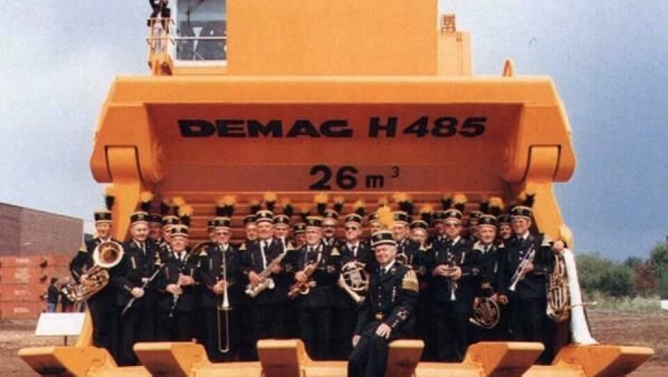 Da H485 ble presentert i 1986 var dette verdens største hydrauliske bakgraverskuff. Senere har Demag laget enda større skuffer.