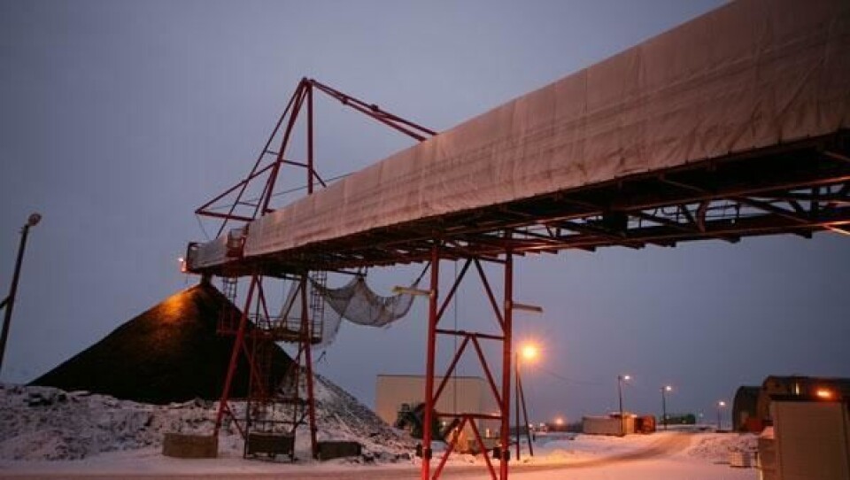 Lekkasje i et dieselrør kostet flere millioner for Store Norske på Spitsbergen.