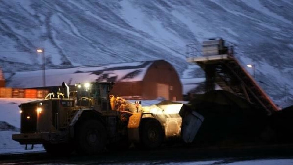 Kulldriften på Svalbard er vanskelig å gjøre lønnsom på grunn av lave kullpriser.