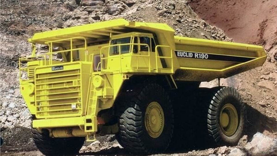 Da R190 kom på slutten av 80-tallet, var det en elegant maskin i megaformat, fortsatt med de tidligere Euclid-fargene.