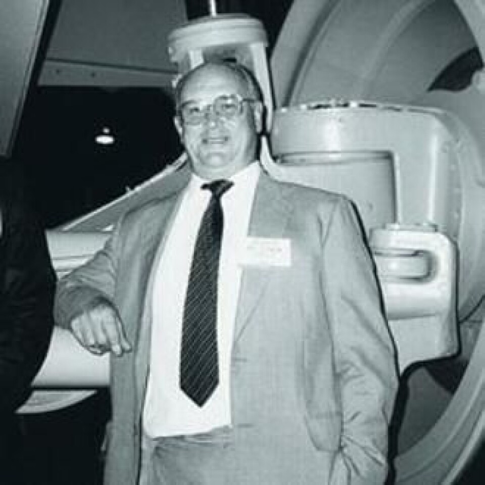 Skaperen av VME, Eric Johanson, sikret seg Euclid i alliansen med Clark Equipment, men han blir liten under fjærbenet på en Euclid. Selv om Volvo selger Euclid ved at Hitachi overtar deres felles miningselskapet, sitter Volvo fortsatt tilbake med Euclids gode forhandlernett i Nord-Amerika.