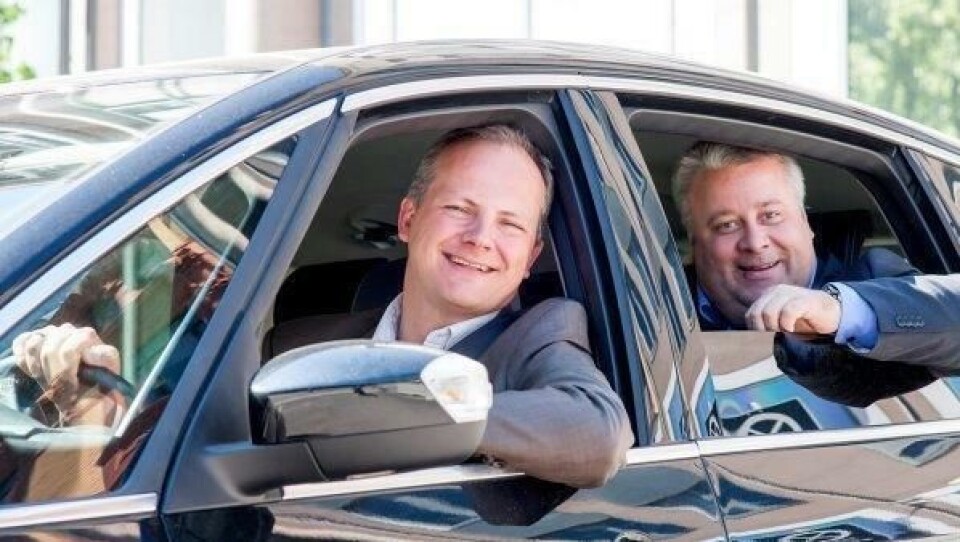 Samferdselsminister Ketil Solvik-Olsen og statssekretær Bård Hoksrud skal føle E6 på kroppen.