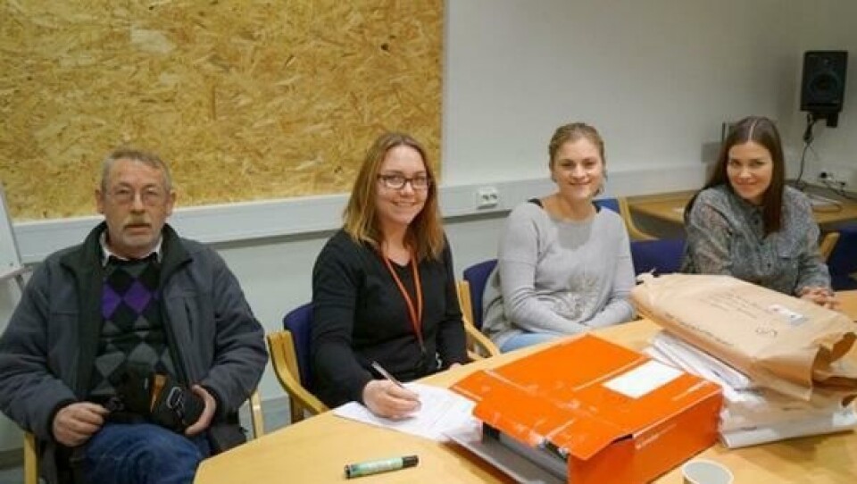 Tilbudsåpning: Fra venstre, Arne Leikanger, byggeleder Agnethe Grønvik, Elisabeth Giørtz og prosjektleder Kristina Nevstad, alle Statens vegvesen.