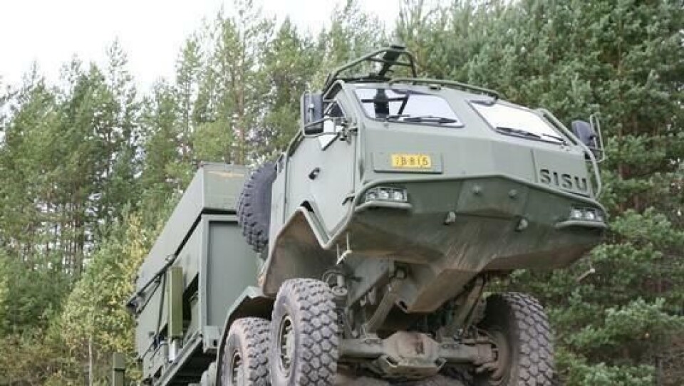 Det siste store prosjektet for Sisu Defence er den pansrede, allhjulsdrevne bæreren av tungt militært utstyr, Sisu ETP, her med Kongsbergs rakettbatteri, NASAMS