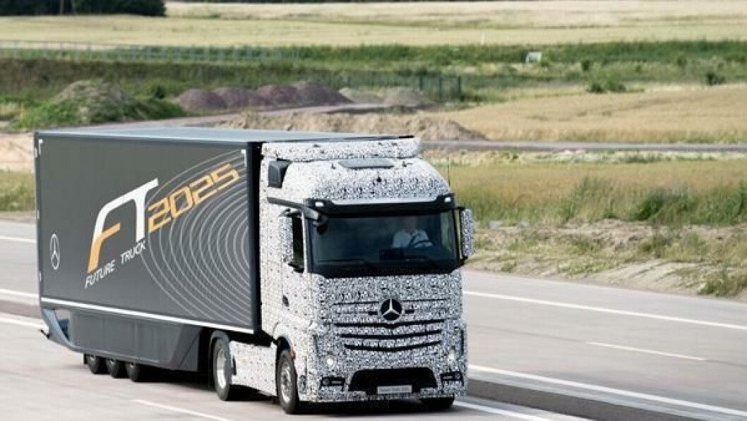 Mercedes-Benz Future Truck 2025 er et av de førerløse konseptene det jobbes med. Mercedes-Benz Future Truck 2025 er et av de førerløse konseptene det jobbes med.