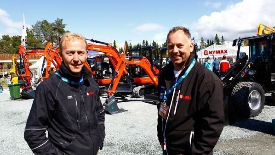Erlend Monsen (t.v.) og Tormod Hoem er godt fornøyde med salget på Mefa 2014. De er distriktssjefer for henholdsvis Møre og Romsdal og Trøndelagsfylkene.