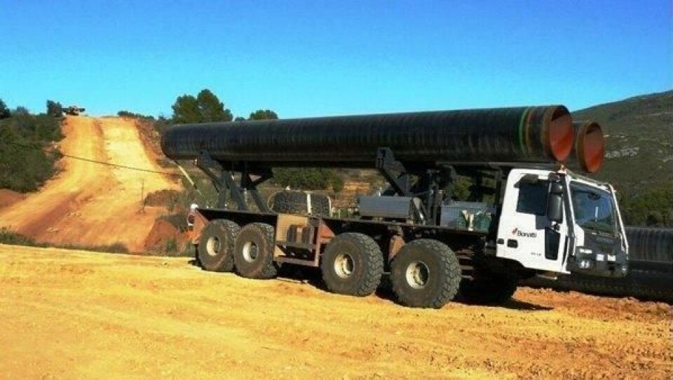 Med utforming og Allison girkasse er Astra HD8 perfekt til rørtransport.