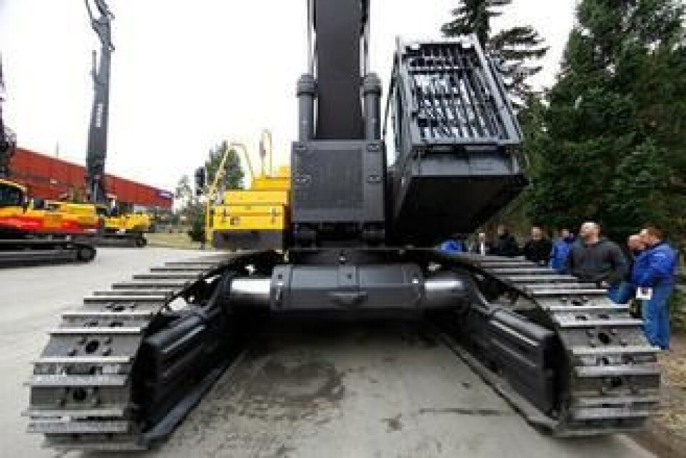 Volvo EC700CHR på 90 tonn med 32 meter rekkevidde.