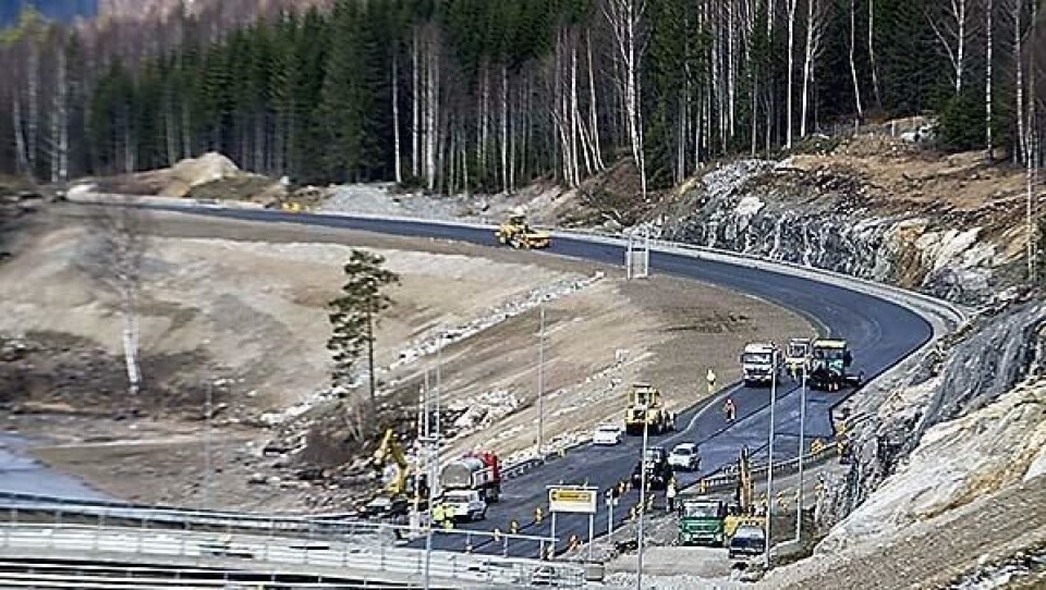 Nye Riksvei 7 mellom Sokna og Ørgenvika åpner ikke 6 juni likevel.