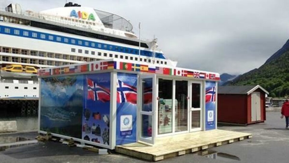 Rcontainer AS har levert 2 butikkmoduler til Romsdals bokhandel AS. Butikken er plassert ved kaien i Åndalsnes og betjener cruiseskipturismen.