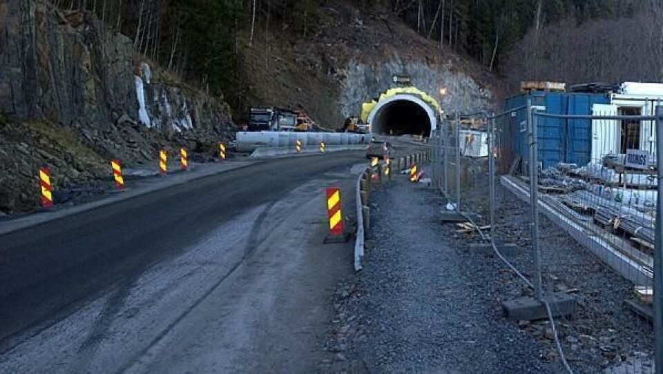Her ser du Falkentunnellen fra sørenden, i retning mot Totenvika og Skreia. Tunellen er etterlengtet, både av transportfirmaer og lokalbefolkningen på veien som har vært farefull å ferdes på i flere tiår.
