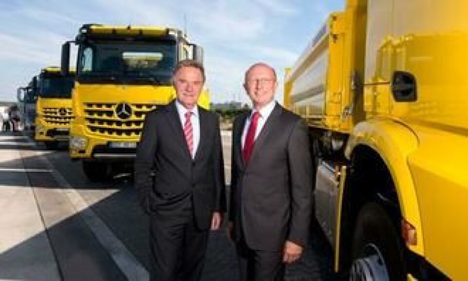 Teknisk sjefsskifte hos Daimler, Georg Weiberg (t.v) blir avløst av Sven Ennis.