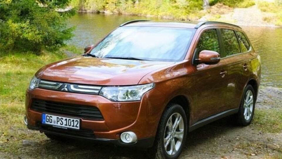 Nye Outlander har elektrisk bakluke, tredje seterad og flatt lastegulv, som er 33 cm lenger enn forrige generasjon.