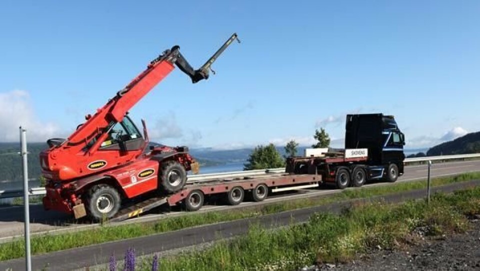 Utleiecompagniet henter hjem det de har leid ut til Alpine Bau på FP1 på Fellesprosjektet E6-Dovrebanen i dag.