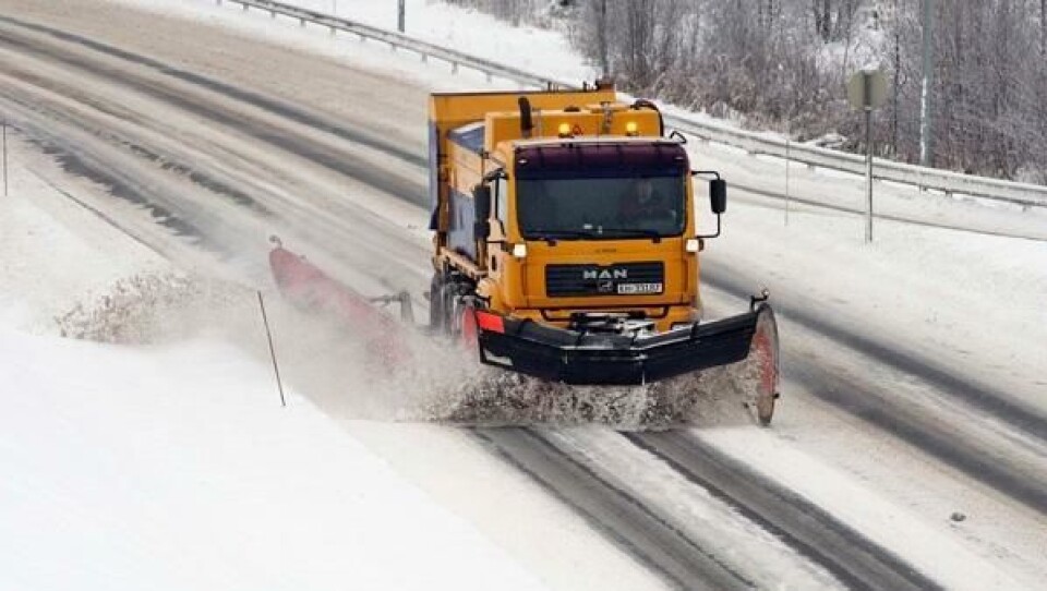 SNØBRØYTING: Opedal Drift AS kan investere i nytt utstyr etter at selskapet sikret ny kontrakt (illustrasjonsfoto).