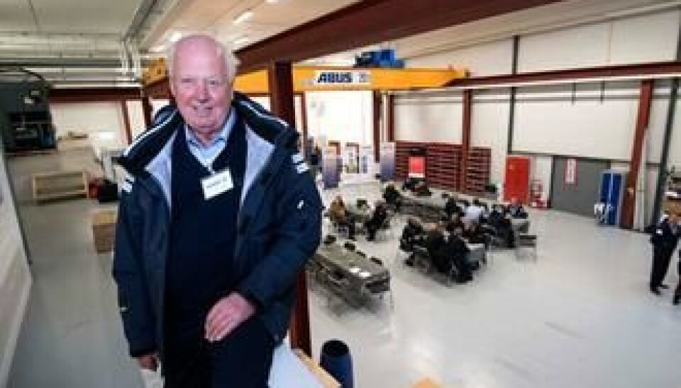 NYTT VERKSTED: Seniorkonsulent og prosjektleder flytteprosess, Tor Gunnar Stabæk, oppe på balkongen over det nye Kranor-verkstedet på Slemmestad.