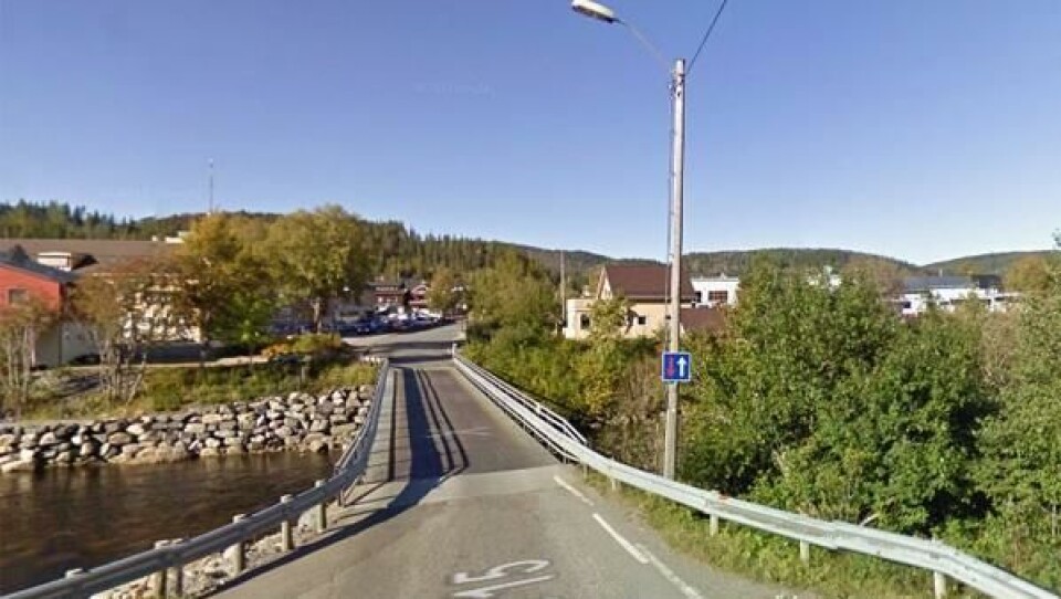 Melabrua på fylkesvei 715 over Stordalselva i Åfjord kommune på Fosenhalvøya i Sør-Trøndelag.