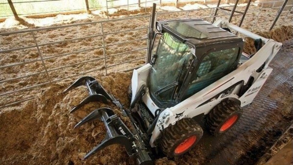 Bobcat har en lang rekke redskaper som kan monteres på lasteren, som skuffer, gafler, snøfreser og koster.