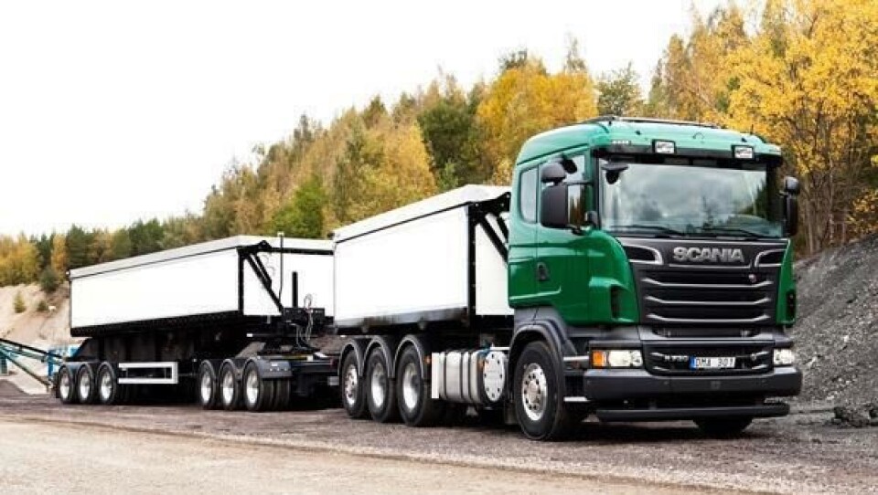 Det kreves ekstra investeringer og vedlikehold av veier der slike 90-tonnere skal gå i skytteltrafikk med få minutters mellomrom.