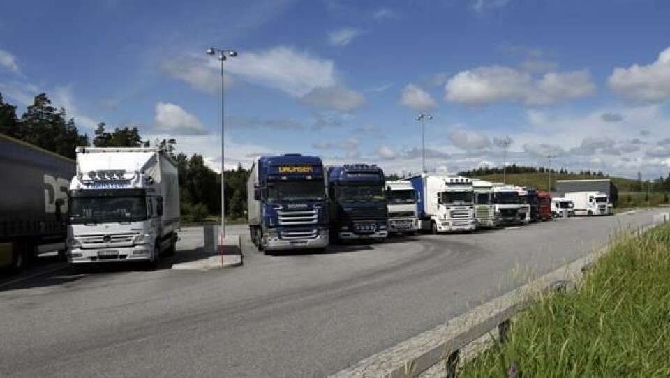 Både import og eksport øker over Svinesund. Norske vogntog taper markedsandeler på import, men øker på eksport.