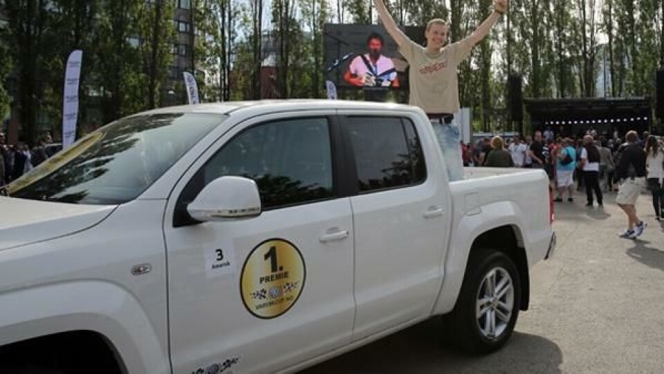 Til de passende E6 tonene fra DDE kunne Gjermund innta sin nye VW Amarok.