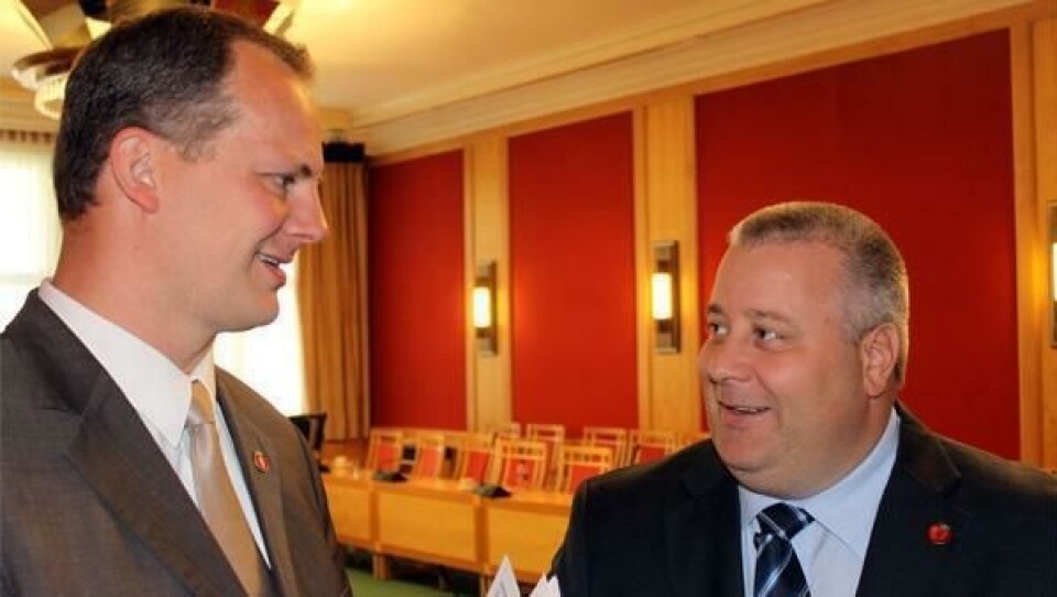 Samferdselsminister Ketil Solvik-Olsen (til venstre) og hans statssekretær Bård Hoksrud fikk klare råd av NLF.