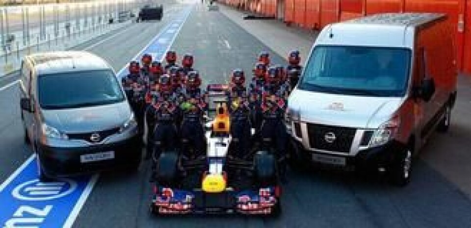 Nissan har fått kontrakten med leveranse av servicekjøretøy for det suksessrike RedBull F1-teamet.
