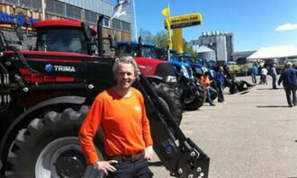 Adm. direktør Gunnar Thorud, A-K maskiner AS, pendlet mellom 'A-K Mart'n' og 'Yellow Days'.