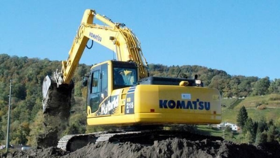 Hybridgravemaskinen HB215LC-1 blir å se på Komatsus stand på Bauma. Komatsu har lovet å vise iMC-systemet i praktisk bruk på en gravemaskin og en dozer på et eget demofelt. Det er ikke opplyst hvilke modeller dette er.