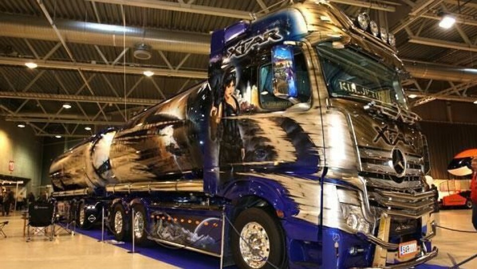 Finske Mika Auvinen vant folket hjerter med sin Mercedes Actros 2551 XTAR, og fikk prisen Peoples Choice under Scandinavian Truck Trophy 2012. Han stilte ikke til selve Trophy, siden den er forbeholdt dansker, svensker og nordmenn.