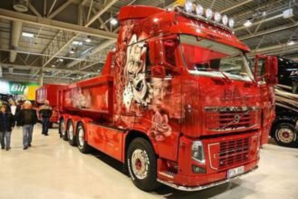 «El Chicano» er en Volvo FH16 som eies av Richard Jakobsson fra Sverige. Den tok tredjeplassen i Scandinavian Truck Trophy 2012 etter først å ha vunnet utfordrerklassen.