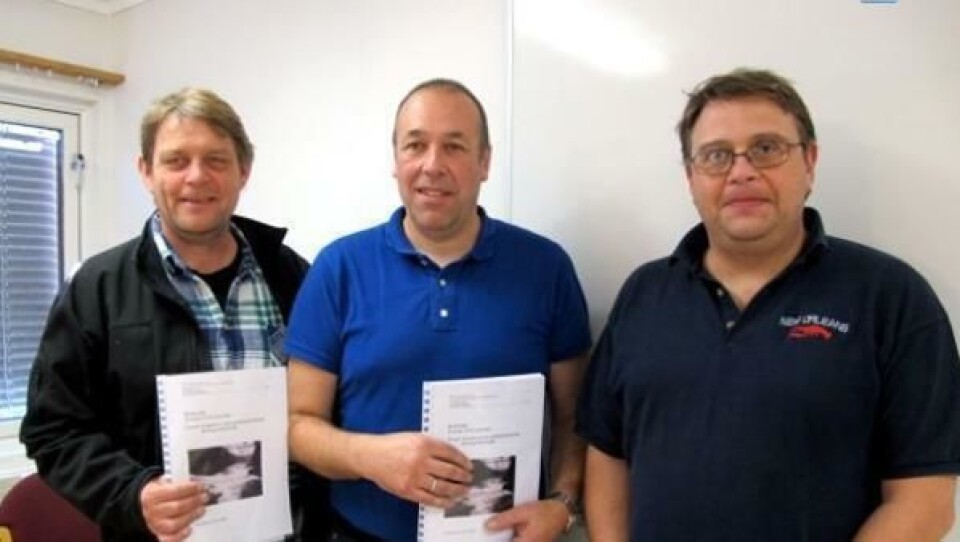 Fra Mesta skal disse to følge opp betongarbeidet ved Sande: Prosjektsjef Arne Nes(t.v) og distriktssjef i Fjordane, Dagfinn Brotnow(til høgre). I midten står prosjektleder for E39 Lavik-Skei, Svein Reidar Dale.