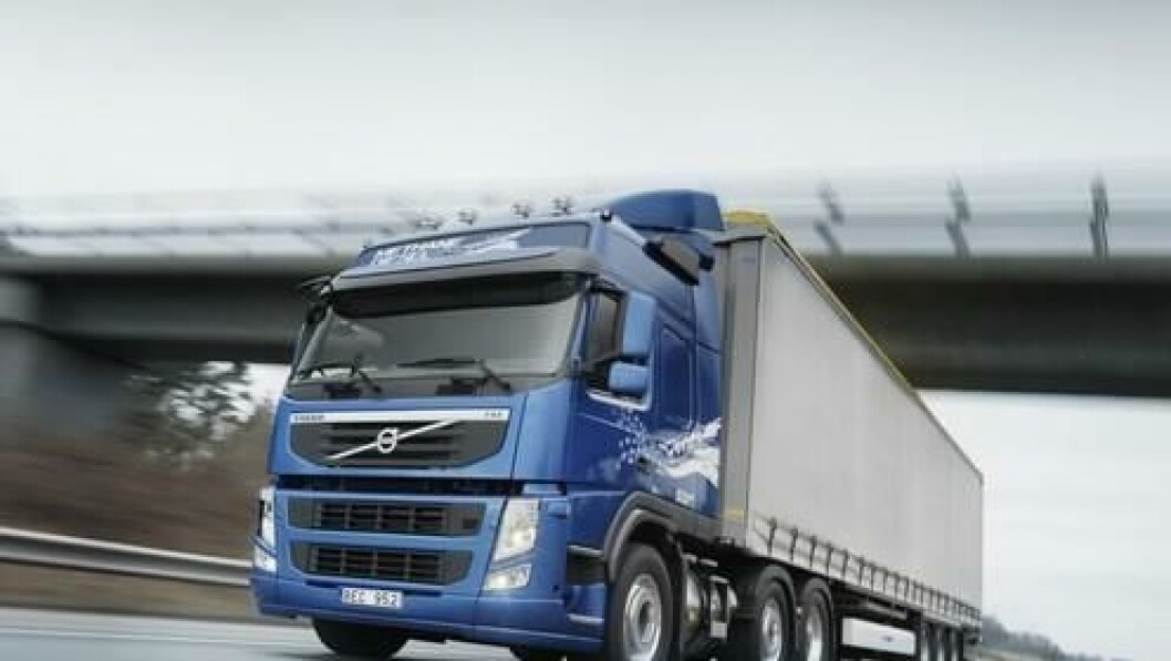 Volvo FM Methane Diesel kjøre akkurat som en hvilken some helst FM. Største forskjellen for sjåføren er drivstoffpåfyllingen. Volvo FM Methane Diesel kjøre akkurat som en hvilken some helst FM. Største forskjellen for sjåføren er drivstoffpåfyllingen.