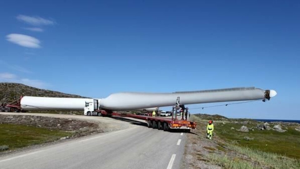 Det er store dimensjoner på transporten av 15 vindgeneratorer til Raggovidda vindkraftverk i Berlevåg kommune i Finnmark.