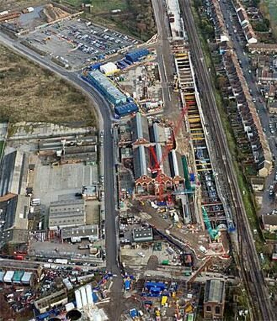 Fra Plumstead Portal driver de to TBM-ene Mary og Sophia en 2,3 km lang tunnel under Themsen til North Woolwich.