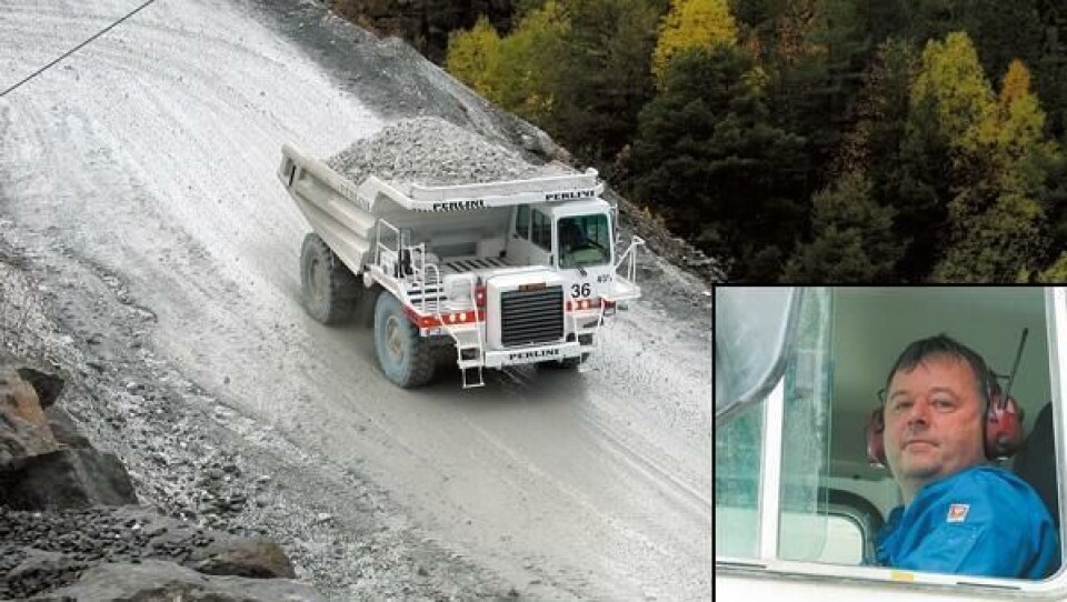 Førerne fremhever fjæring og retarderkapasiteten på Perlini-trucken.