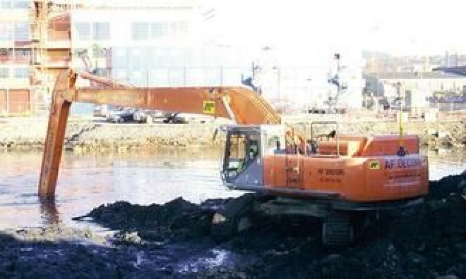 Det er ingen ting å si på rekkevidden og gravedybden til AF Decoms Hitachi dypvannsgraver.