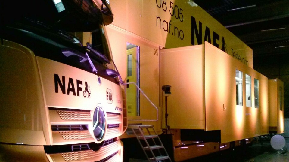 NAFs nye og unike rullende testsenter ble presentert hos Mercedes-Benz-importør Bertel O. Steen AS 24. februar.