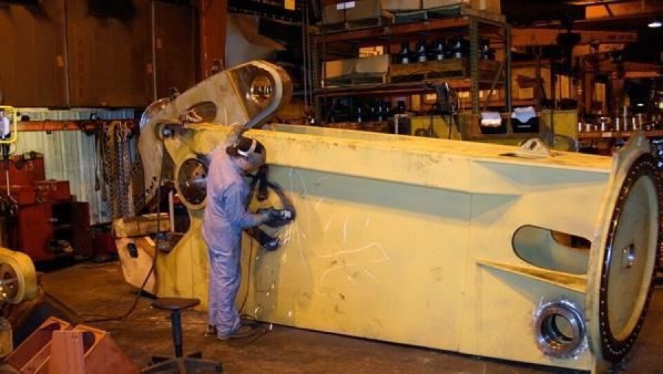 LaBountys største stålsaks, MSD 9500R-SL får den siste finpussen på fabrikken i Two Harbors.