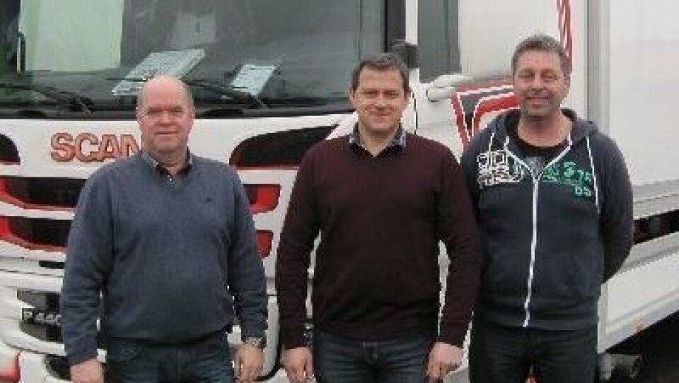 Fra venstre Bård Reitan, Jan Syljuberget og Tommy Bergsjøbrenden i Kran & Hydraulikk er fornøyd med Hultsteins-avtalen.