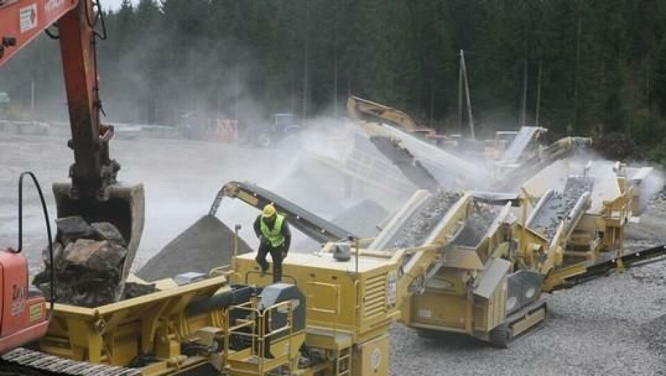 Lang, lang rekke. Keestrack-produktene sto 'linet' opp på nabotomta til Fredheim Maskin i Skiptvedt. Nyheten, konknuseren Galleon, står som nummer tre i denne rekken.