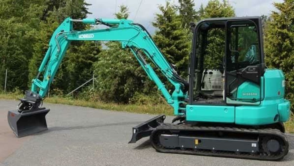 Første Kobelco 5-tonner kom til Beck Maskin for noen dager siden, og er klargjort med ny skuff.
