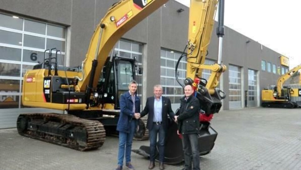 Indexator Rototilt Systems AB inngikk en stor avtale med Pon Rental Norway i fjor. Fra venstre: Tor Kjetilson Moe (Gjerstad), Jone Ølberg (Pon Rental Norway) og Hans Röring (Indexator).