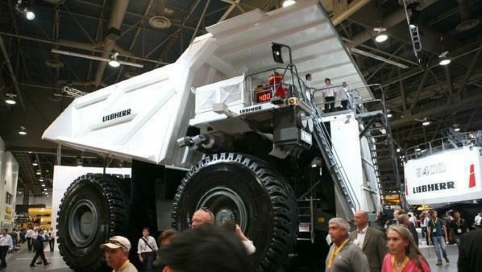 Liebherr T284 fikk menneskene til å se ut som små dukker under MINExpo 2012 i Las Vegas i år.