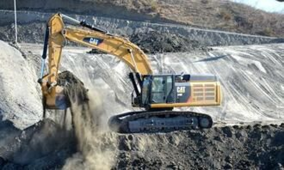 Cat 349FL (80 tonn) gravemaskin.
