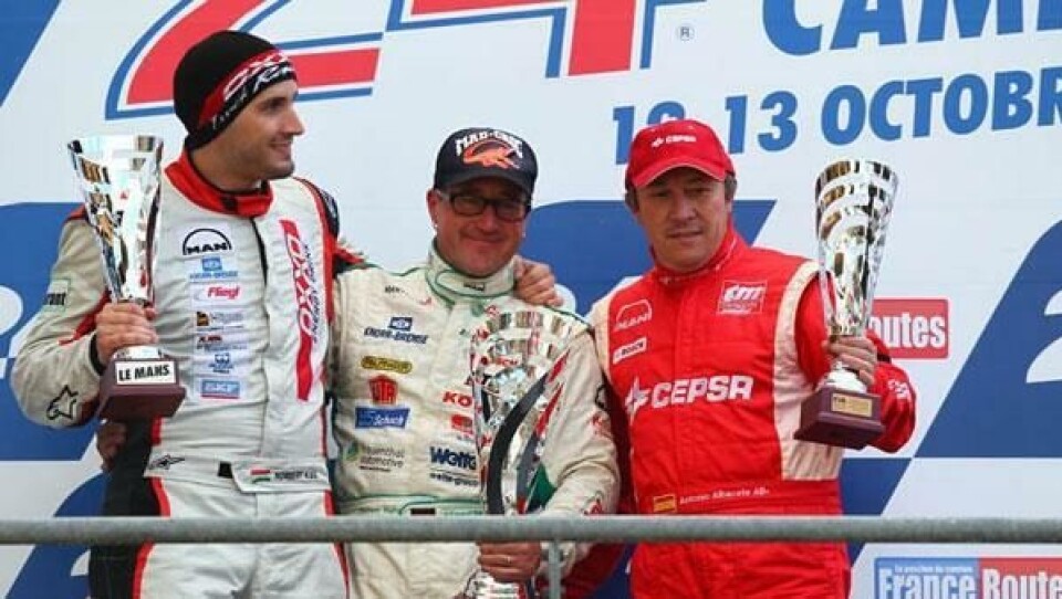 Jochen Hahn vant EM i truck race for tredje år på rad. Her flankeres han av sølvvinner Antonio Albacete (t.h.) og Markus Oestreich som endte på tredjeplassen.