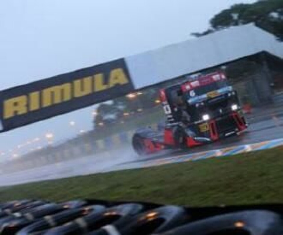 Renault har gjennomført årets Truck Racing med stil og heder - her på en ekstremt regntung Le Mans.