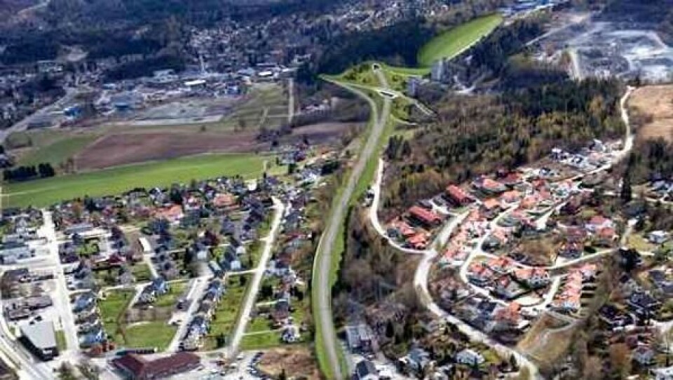 Illustrasjonen viser hvor ny jernbane kommer ut av Eidanger tunnelen, og viser veien videre inn mot Porsgrunn. (Illustrasjon Sweco)